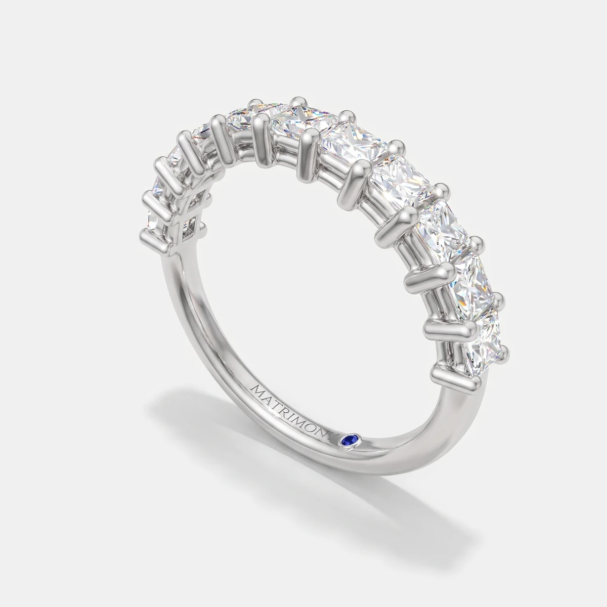Churumbela Alba con piedras en forma princesa